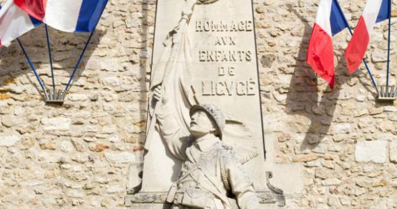 Cérémonies au Monuments aux Morts